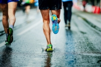 Drinking Water and Stretching May Help to Prevent Running Injuries